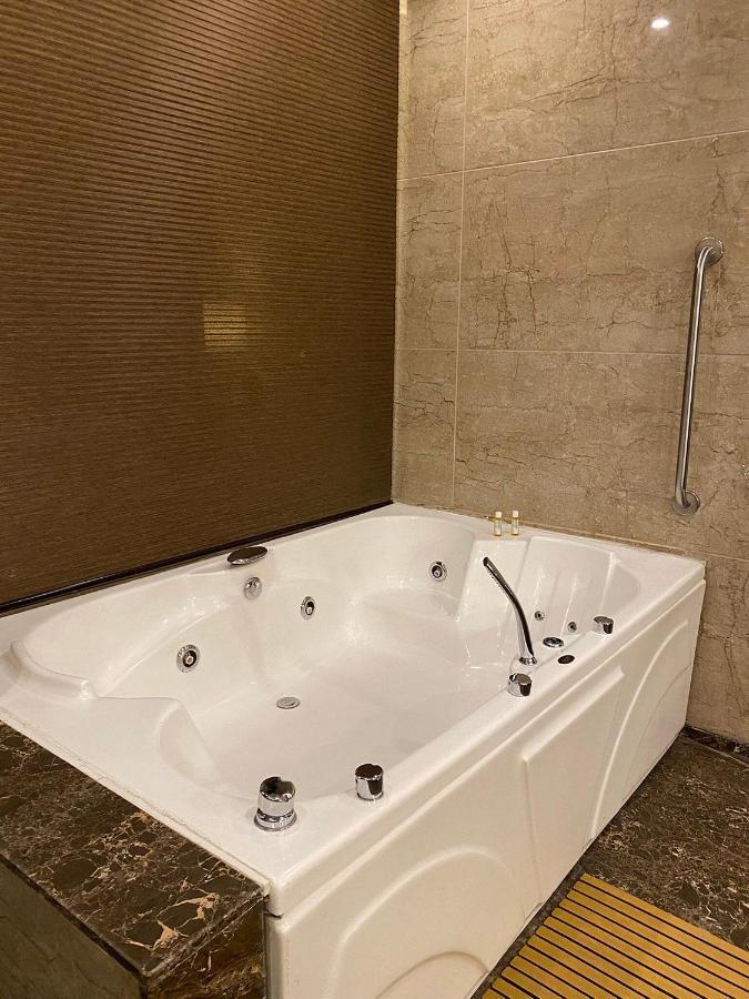 Four Points By Sheraton Srinagar Dış mekan fotoğraf