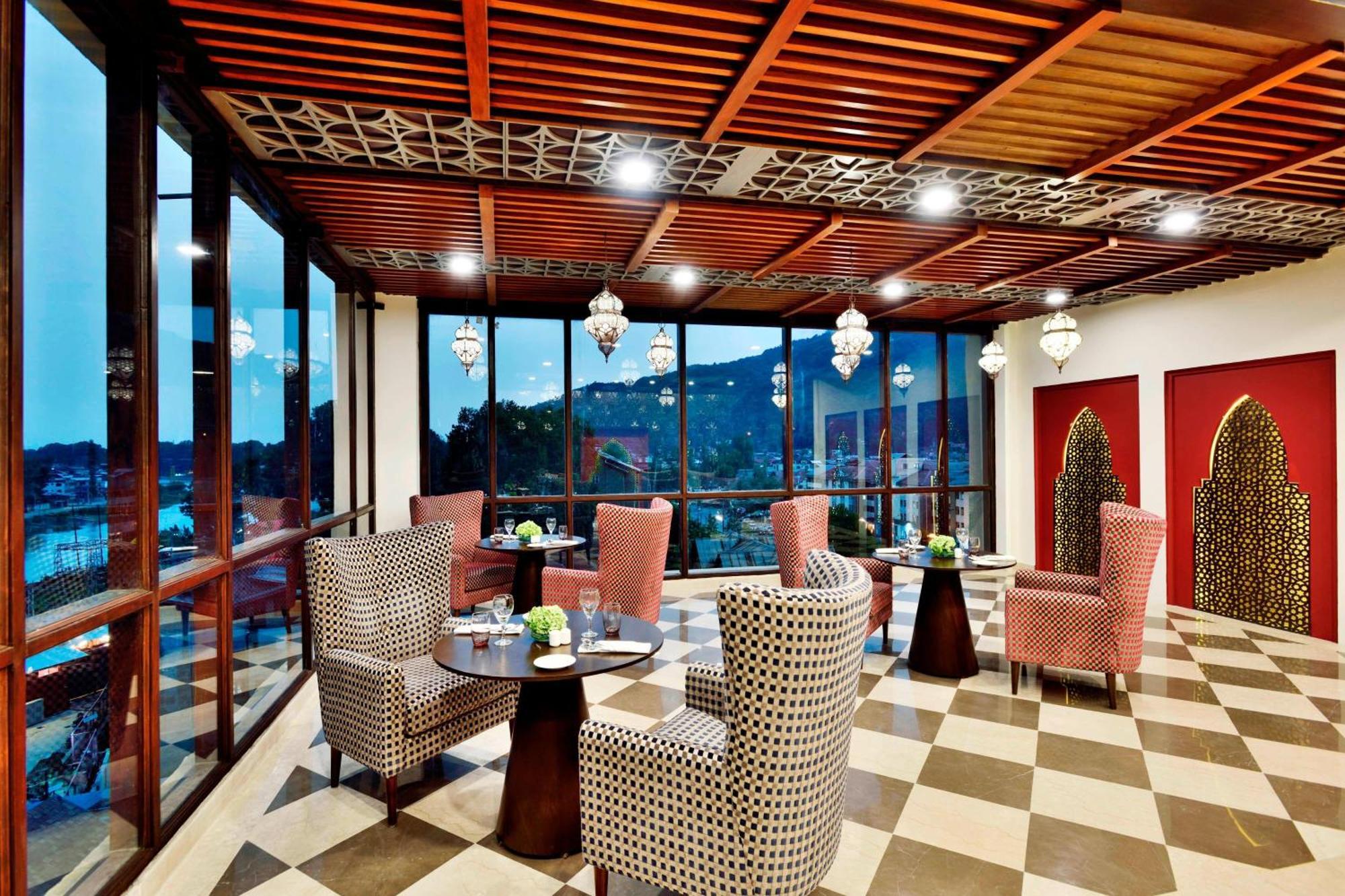 Four Points By Sheraton Srinagar Dış mekan fotoğraf