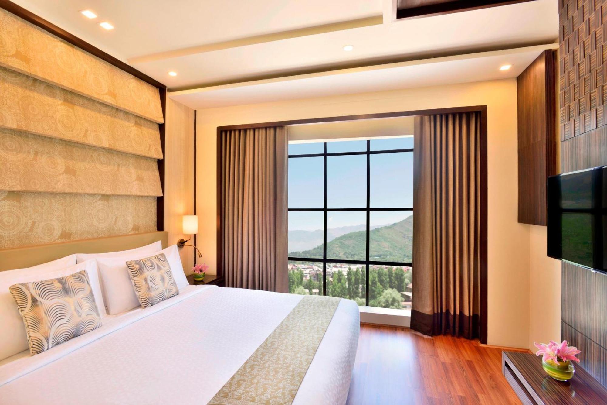 Four Points By Sheraton Srinagar Dış mekan fotoğraf